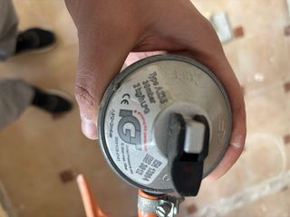 Regulador bombona gas 30 mbar 2 kg/h