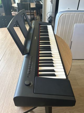 Piano Yamaha Piaggero NP-15 sin usar