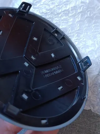 Logo frontal Volkswagen negro