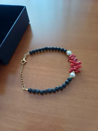 Bracciale con corallo e perle
