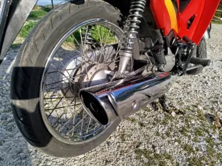 Honda Innova 125 Carburación Roja