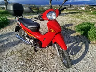 Honda Innova 125 Carburación Roja