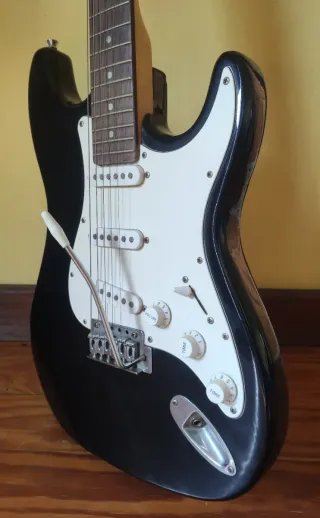 Guitarra Eléctrica Negra