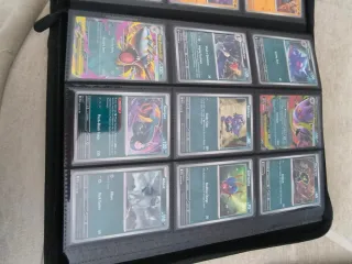 Álbum Pokémon Fuegos Fantasmales Completo (INGLÉS)