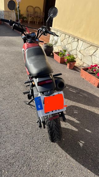 Brixton Crossfire 125 XS Roja