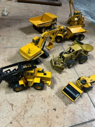 Modelli di Macchine Gialle per Costruzione