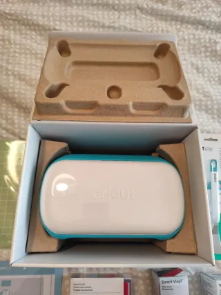 Macchina da taglio Cricut Joy + Accessori