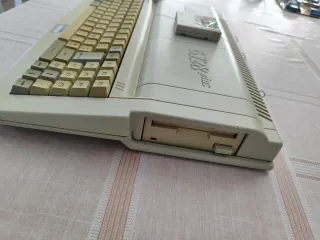 Amstrad 6128 plus ( monitor no incluido)