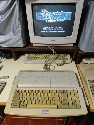 Amstrad 6128 plus ( monitor no incluido)