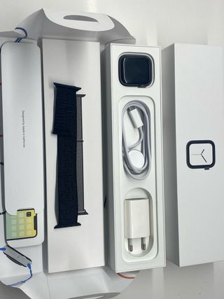 Apple Watch Series 4. 44mm. Gris Espacial