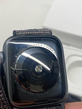 Apple Watch Series 4. 44mm. Gris Espacial