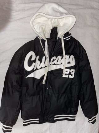 Chaqueta Chicago 23 con capucha