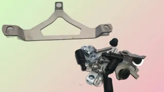 Suporte para para-brisa de moto com acessórios