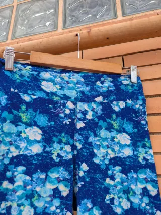Leggings tacto aterciopelado azul floral