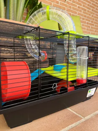 Jaula para hámster con accesorios