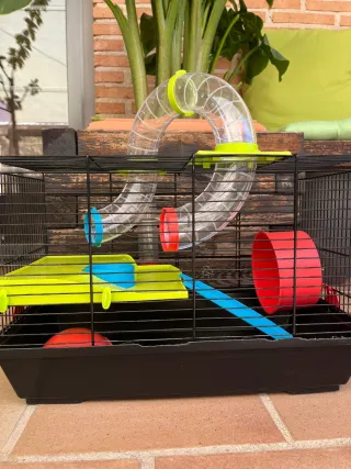 Jaula para hámster con accesorios