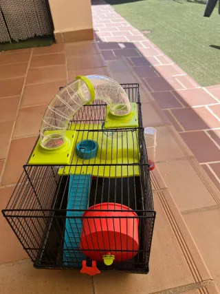 Jaula para hámster con accesorios