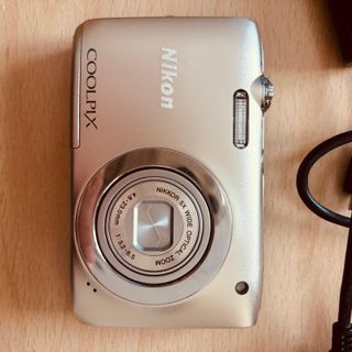 Nikon Coolpix S2600 Fotocamera Digitale Oro