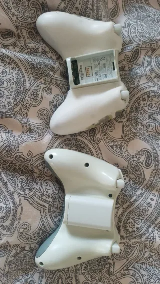 Pack Xbox 360 Negra y Mando Blanco