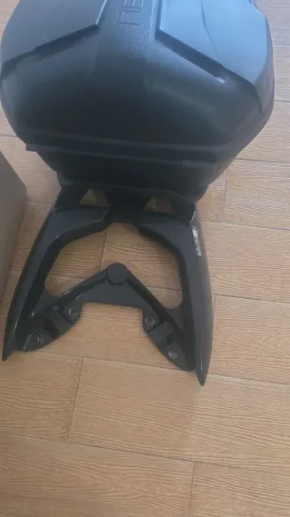 Parrilla porta baúl MITT GT MAX 125 Negra