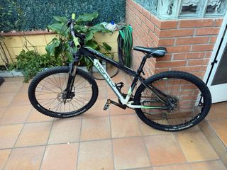 Bicicleta Monty Negra y Blanca