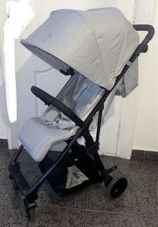 Carro de bebé gris