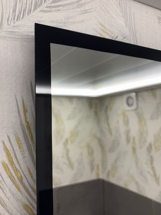 Espejo Baño LED Negro y Blanco