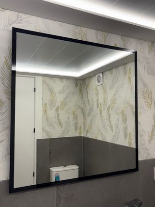 Espejo Baño LED Negro y Blanco