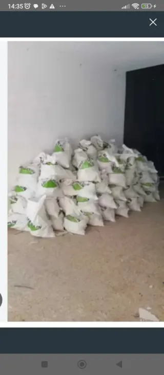 Se recoge escombro donde haga falta