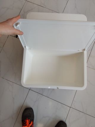 SP Berner - Mesa Auxiliar Alaska - Ligera, Apilable y Resistente - Uso Exterior - Con Cajón de Almacenaje - Fabricada en España