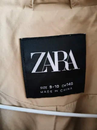 Gabardina Zara niña beige