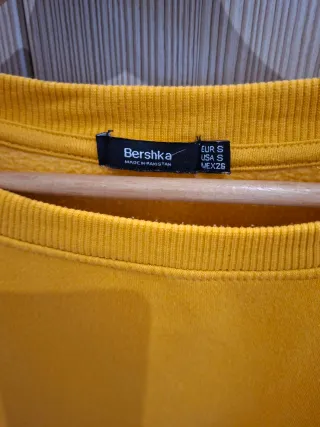 Sudadera Bershka amarilla talla S