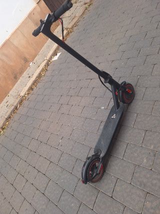 Monopattino Elettrico Nero