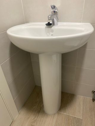 Lavabo de porcelana blanco