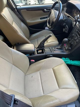 Volvo V70 beige V70 station wagun 2003 D5 optima