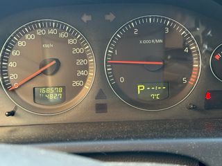 Volvo V70 beige V70 station wagun 2003 D5 optima