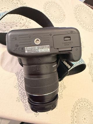 Cámara Canon EOS 1300D Negra