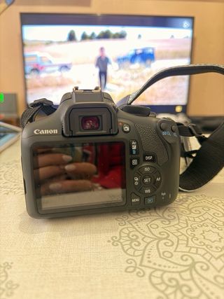 Cámara Canon EOS 1300D Negra