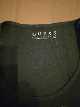 Camiseta Guess Negra con Lentejuelas