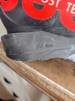 Botas de esquí negras talla 21 cm ( 33/34 zapato)