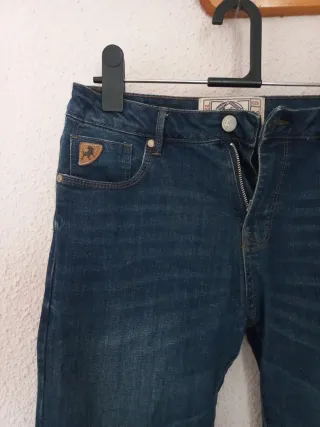 Pantalón Lois Lucy Talla 30 equivalente a una 42