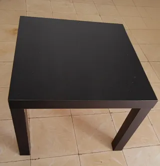 Mesa auxiliar cuadrada negra