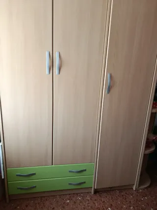 Dormitorio juvenil completo, con gran capacidad