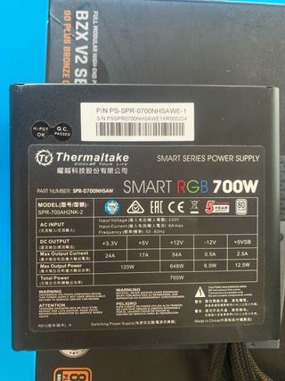 Fuente Thermaltake 700W RGB