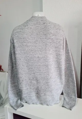 Rebeca hombre gris jaspeado