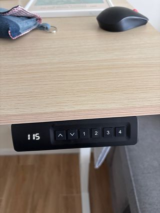 Mesa escritorio elevable madera y metal