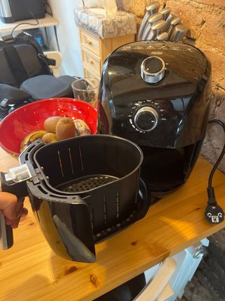 Freidora de aire negra