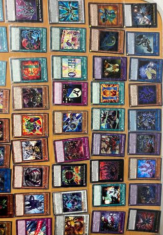 Lote de cartas Yu-Gi-Oh! Colección