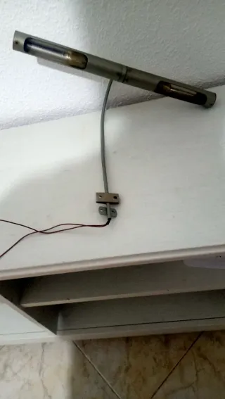 Luz para cuadro metálica