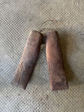 Pareja de Objetos Antiguos de Madera – Arte Popula